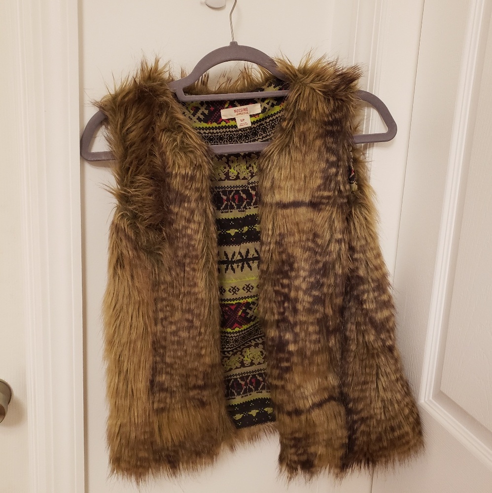 Target faux fur brown vest